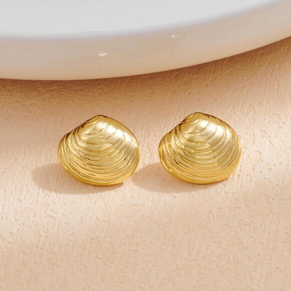 18k Gold Plated Seashell Stud Earrings for Women, Dainty Marine Jewelry for Summ - Picture 5 of 7